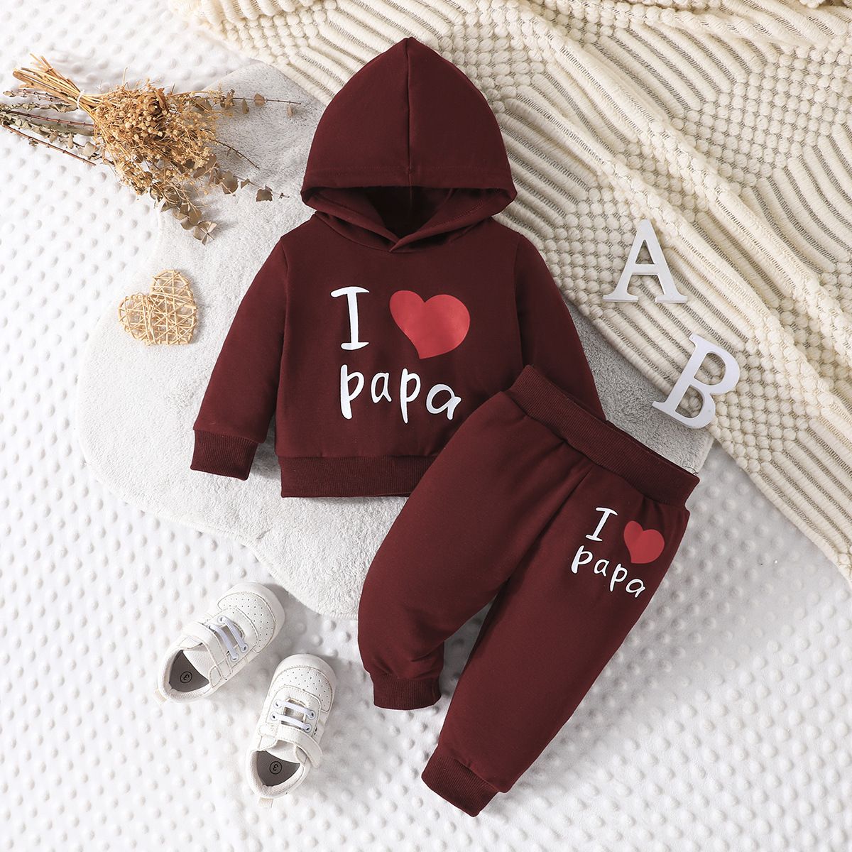 1 set of girls' and boys' hats, printed hoodies, pants, and children's clothing sets