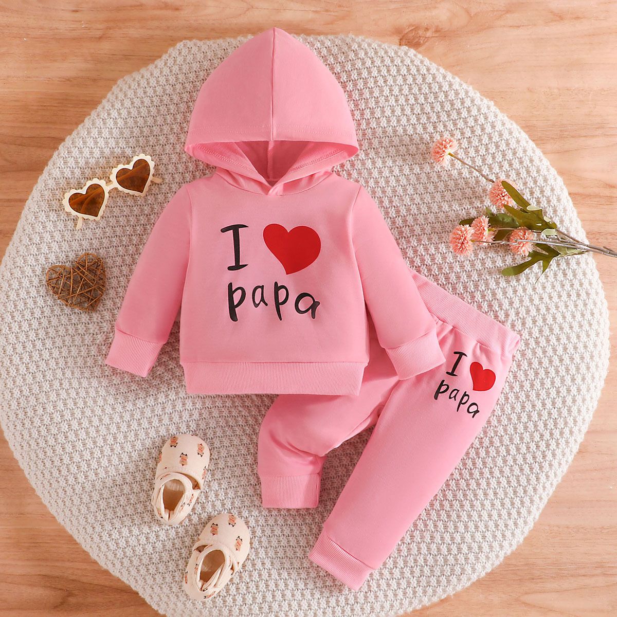 1 set of girls' and boys' hats, printed hoodies, pants, and children's clothing sets