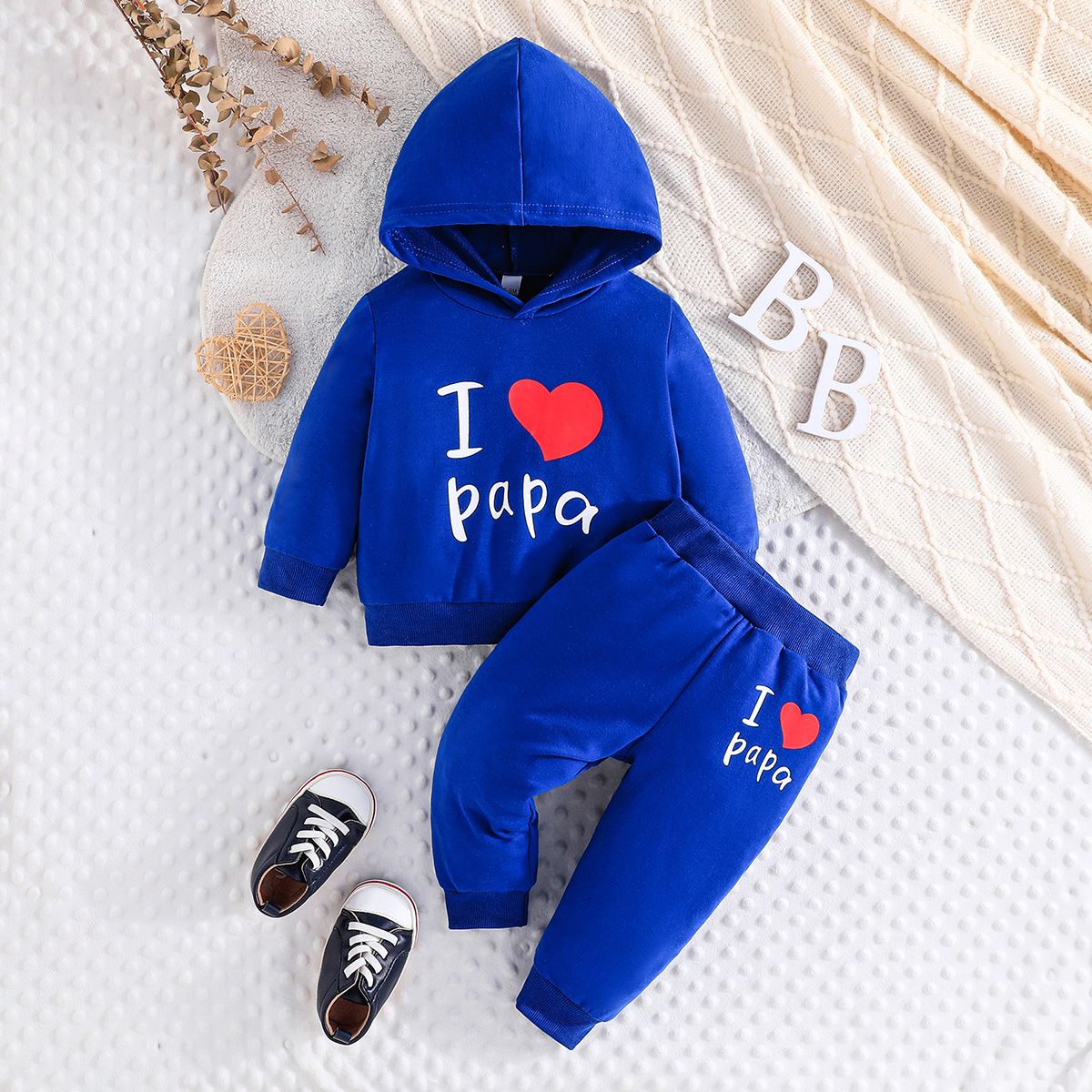 1 set of girls' and boys' hats, printed hoodies, pants, and children's clothing sets
