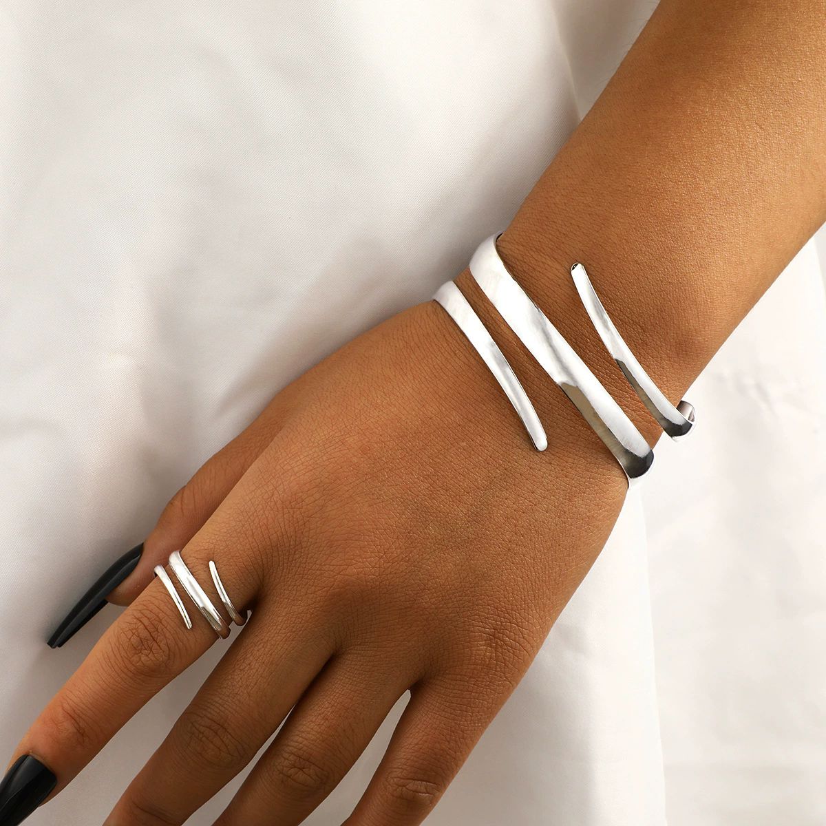 Stainless Steel Water Drop Bangle Ring Set for Women Luxury Geometric Teardrop Open WristCuff Irregular Twisted Bracelet Jewelry A-2120