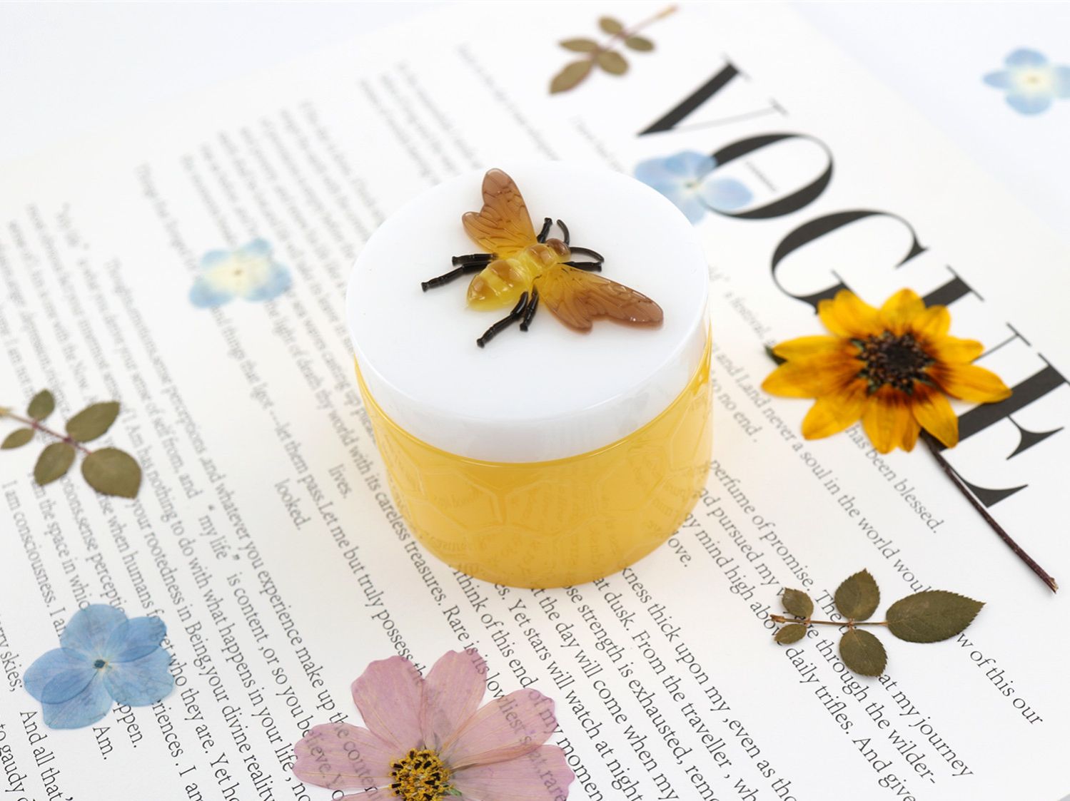 1PC   Bee Can Gypsum Silicone Mold Handmade Gift Resin Candle Cup Ceramic Storage Box Mold Home Crafts Decoration Drop Glue Mold
