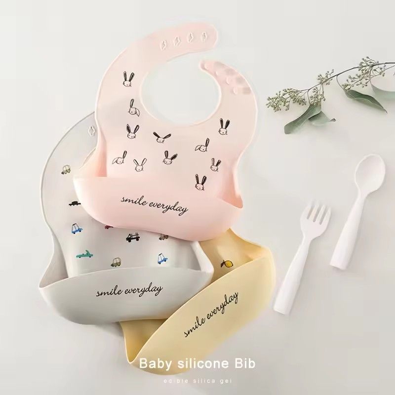 1PC  Silicone Babi Bib Waterproof Saliva Dripping Banana Bibs Cartoon Newborn Feeding Soft Edible Aprons Baby Adjustable