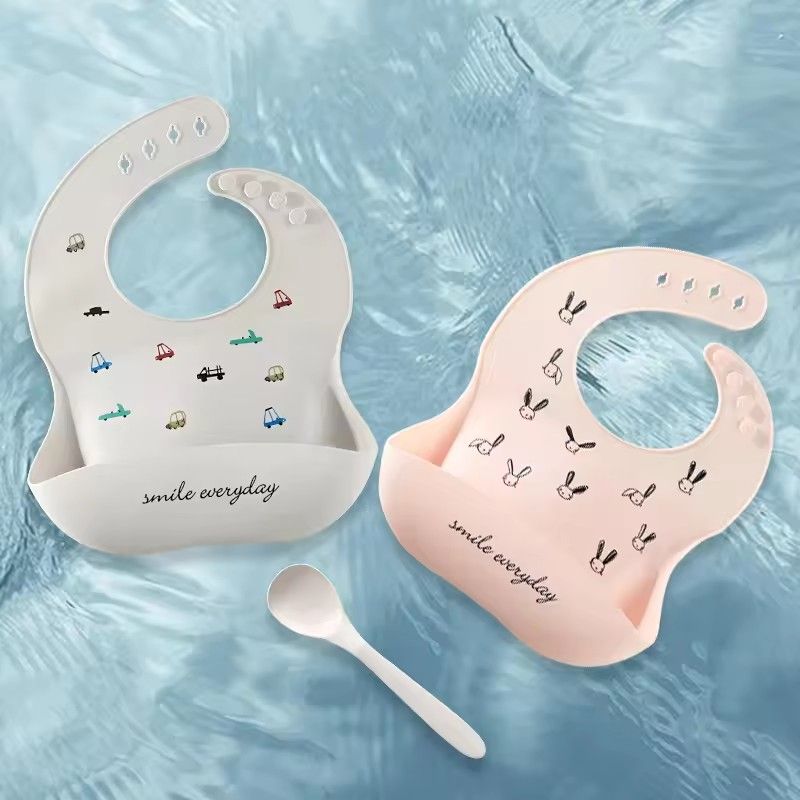 1PC  Silicone Babi Bib Waterproof Saliva Dripping Banana Bibs Cartoon Newborn Feeding Soft Edible Aprons Baby Adjustable