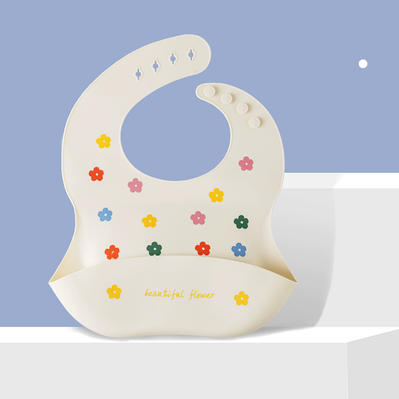 1PC  Silicone Babi Bib Waterproof Saliva Dripping Banana Bibs Cartoon Newborn Feeding Soft Edible Aprons Baby Adjustable