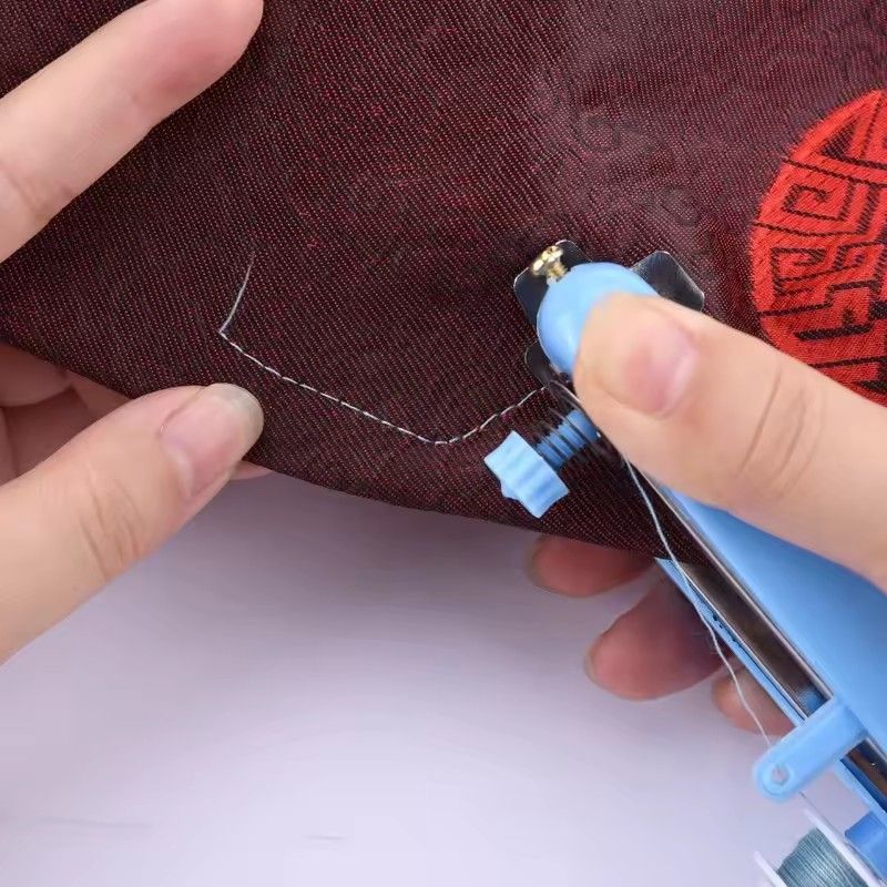 1PC  Household handheld sewing machine, portable outdoor clothing fabric DIY sewing tool, mini manual sewing machine