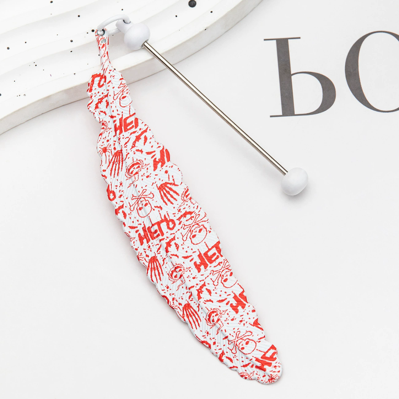 1PC  Christmas and Halloween Feather Bookmarks Handmade Beaded Metal Bookmarks Student Reading Tags Page Clip