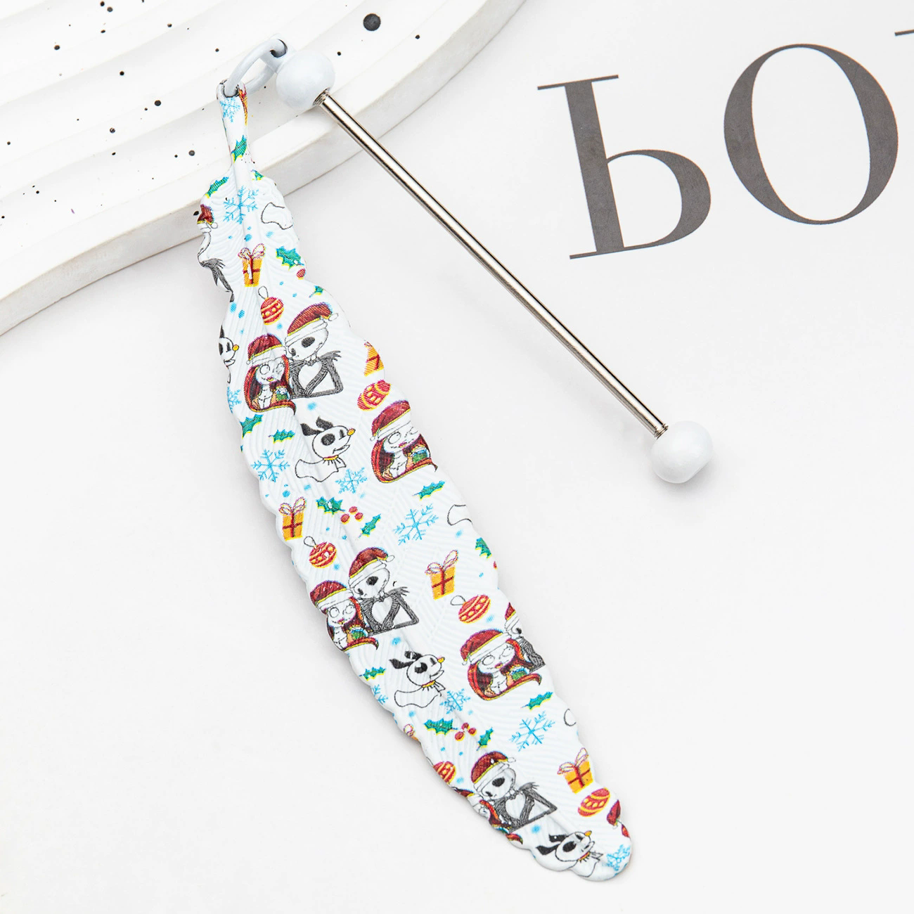 1PC  Christmas and Halloween Feather Bookmarks Handmade Beaded Metal Bookmarks Student Reading Tags Page Clip