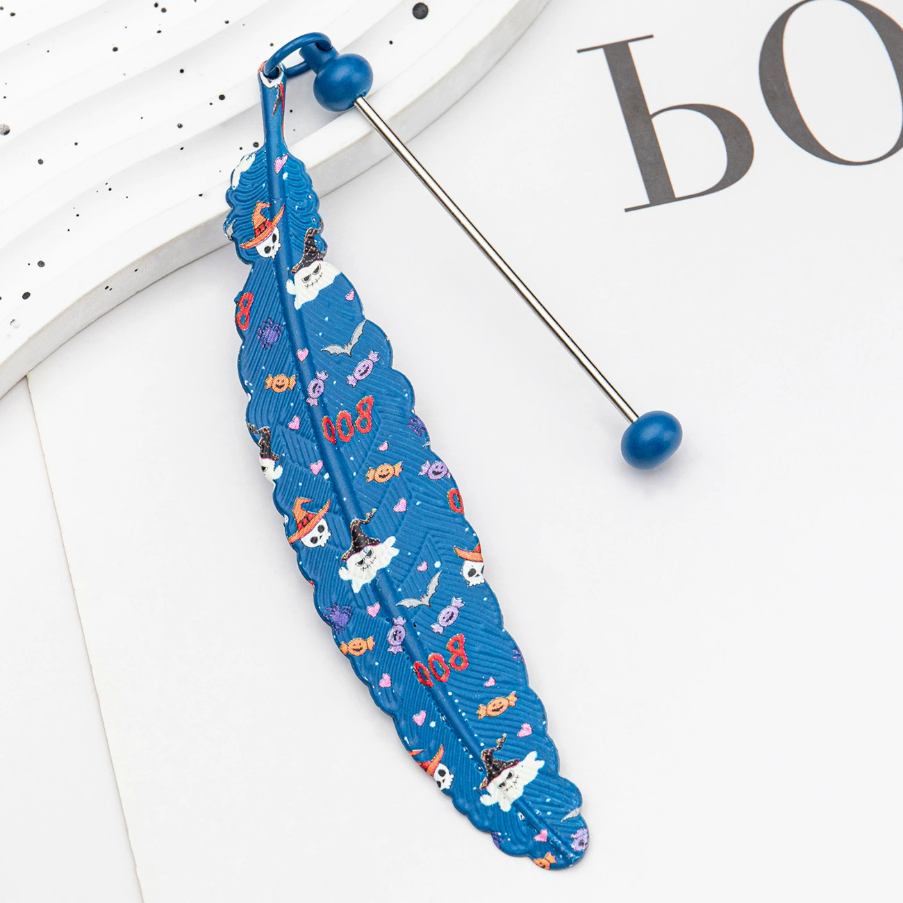 1PC  Christmas and Halloween Feather Bookmarks Handmade Beaded Metal Bookmarks Student Reading Tags Page Clip