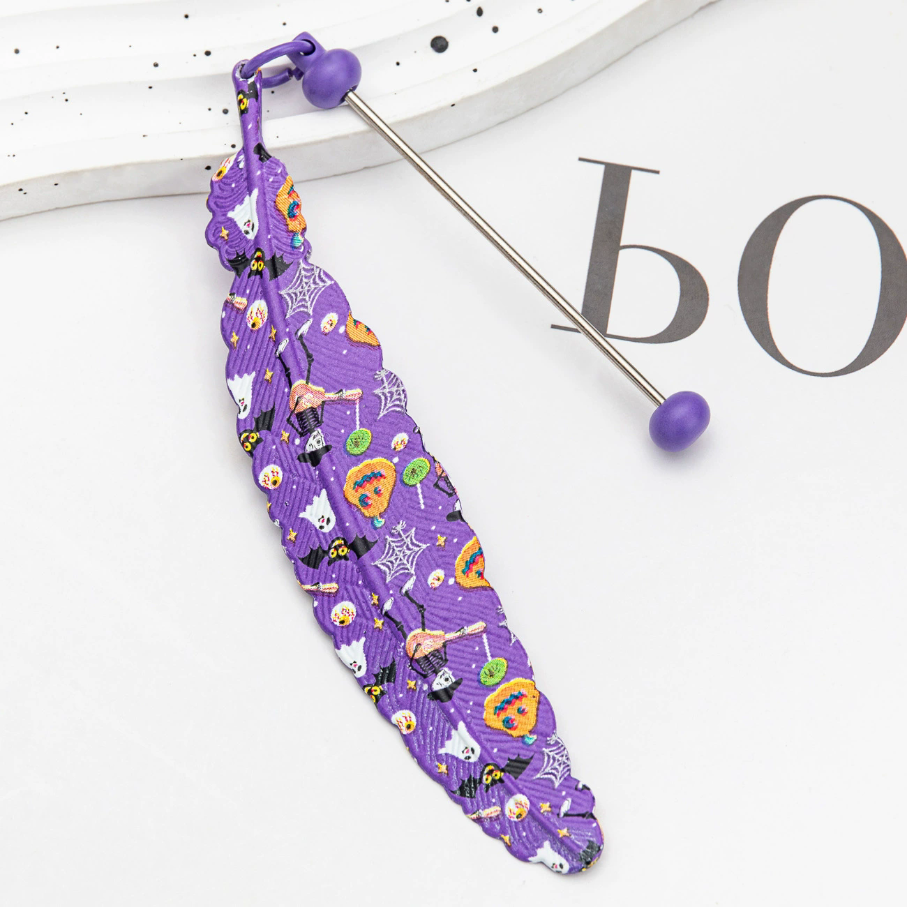 1PC  Christmas and Halloween Feather Bookmarks Handmade Beaded Metal Bookmarks Student Reading Tags Page Clip