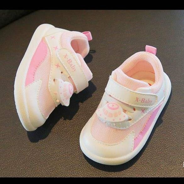 1 Pair of  Spring and Autumn baby walking shoes for 0-3 years oldsoft soled anti slip baby shoesprewalker
