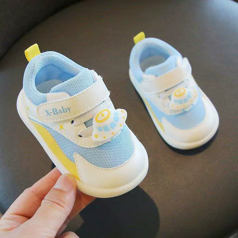 1 Pair of  Spring and Autumn baby walking shoes for 0-3 years oldsoft soled anti slip baby shoesprewalker