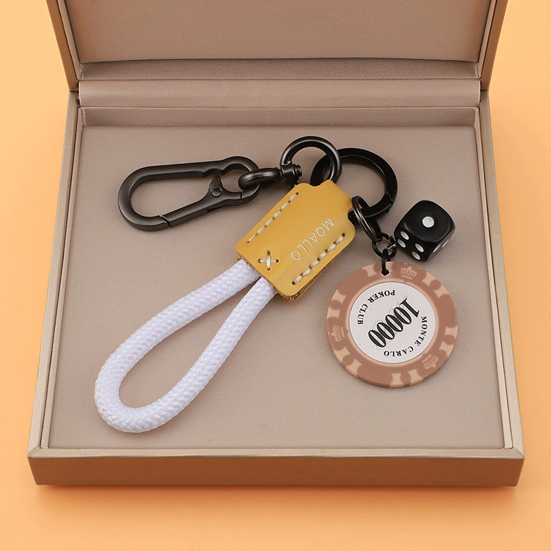 High-end Cowhide Lucky Chips, Car Keychains Pendants Couple Personalities Men's and Women's Bags Pendants Circles Chains Trends