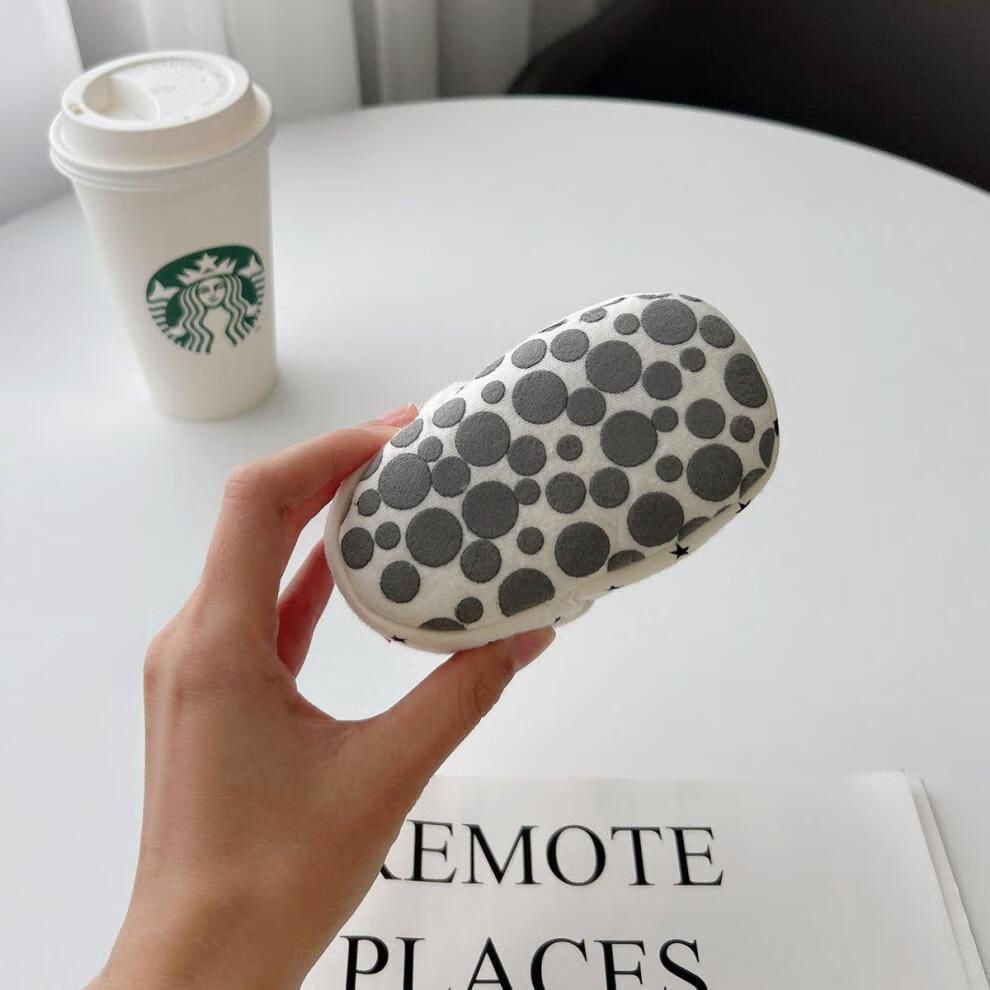 White baby shoes for autumn and winter, baby walking shoes with plush soft soles, winter shoes for infants and young children