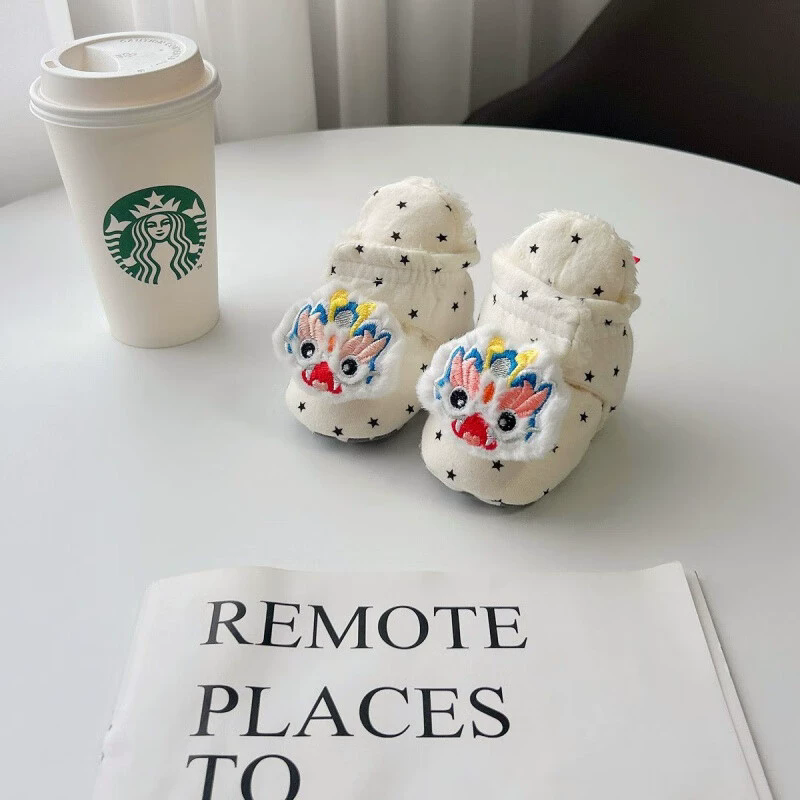 White baby shoes for autumn and winter, baby walking shoes with plush soft soles, winter shoes for infants and young children