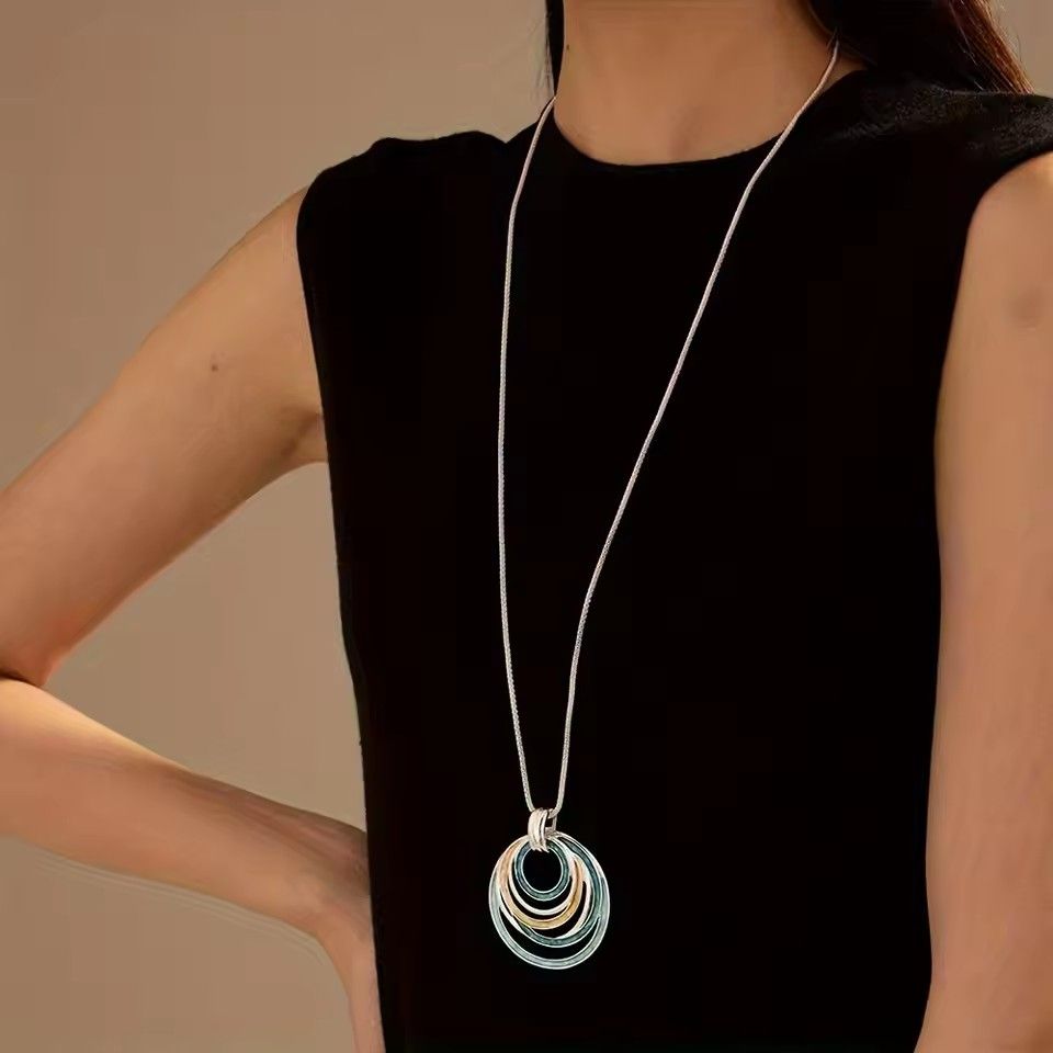 1PC    Women's New Color Oil Circular Hollow Geometric E Pendant Necklace with Personalized Creativity