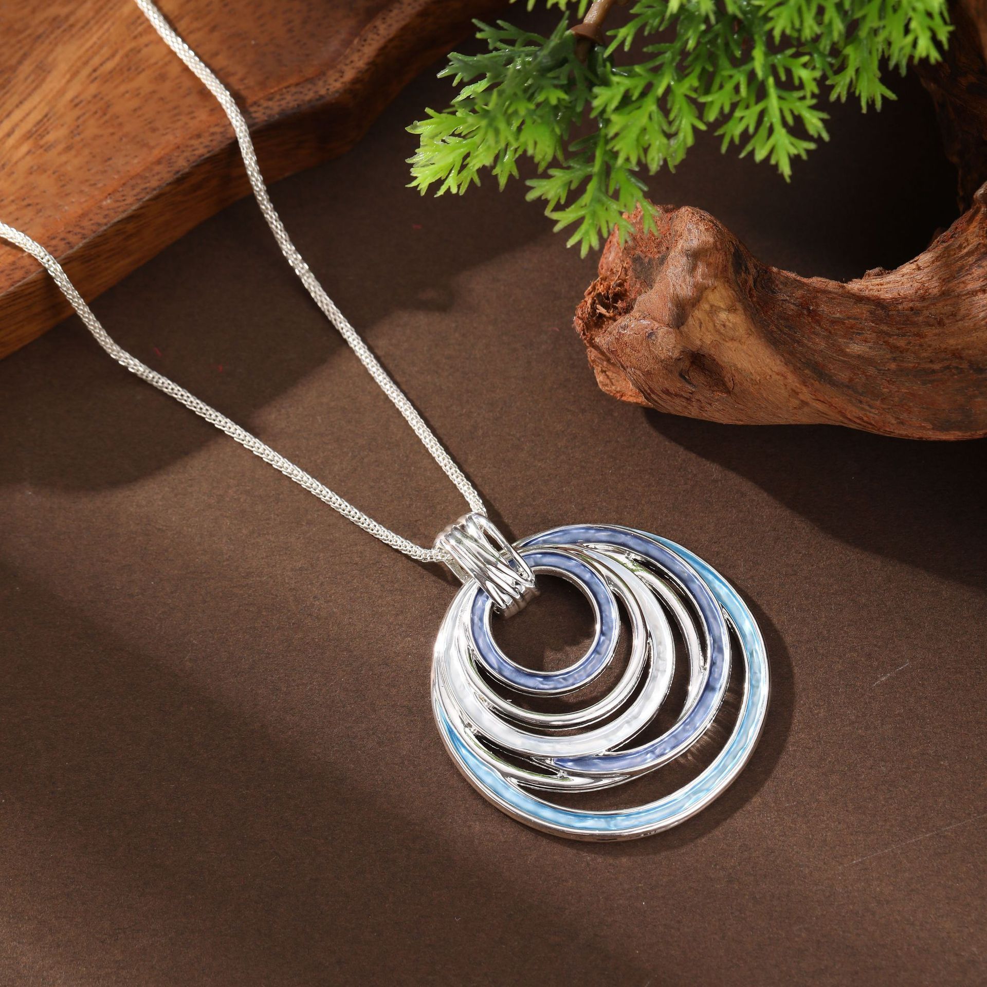1PC    Women's New Color Oil Circular Hollow Geometric E Pendant Necklace with Personalized Creativity