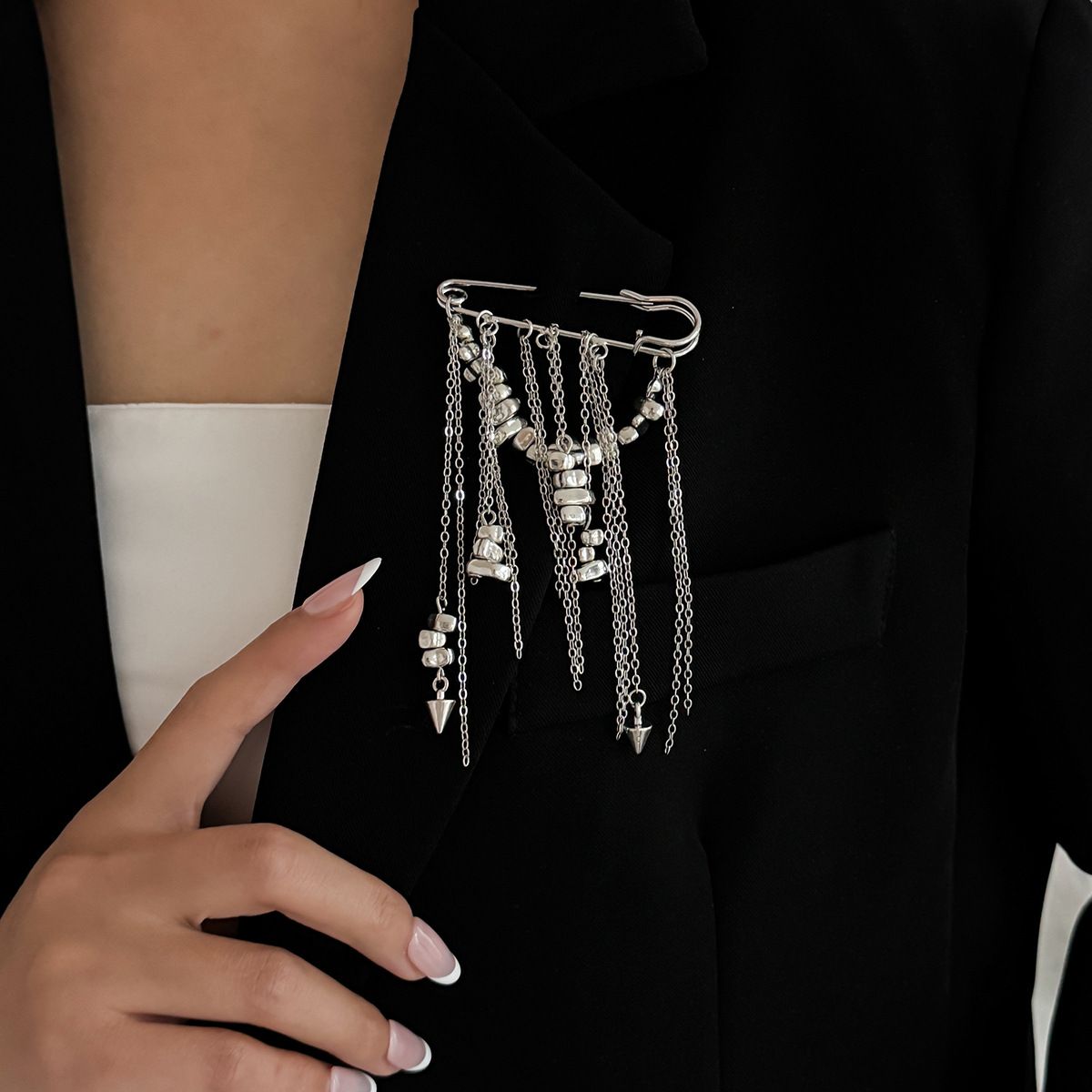 2026 Multi-Functional Chain Tassel Brooches for Women Handmade Beaded Chain Pin Fixator Trouser Leg Simple Clothes Accessory