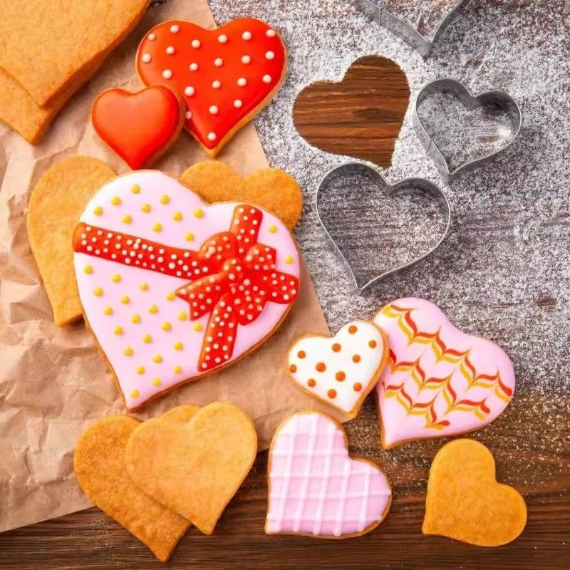 Heart Cookie Cutter Mould Stainless Steel Love Heart Shaped Fondant Biscuit Mold for Valentines Day Gift Cake Decor Baking Tools