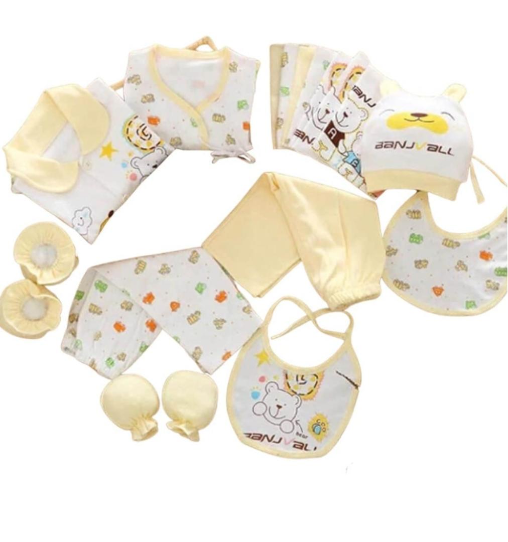 Newborns Little Surprise Box UNWRAP A HAPPY STORY baby-girls, boys 17 Pcs Baby Hamper Set