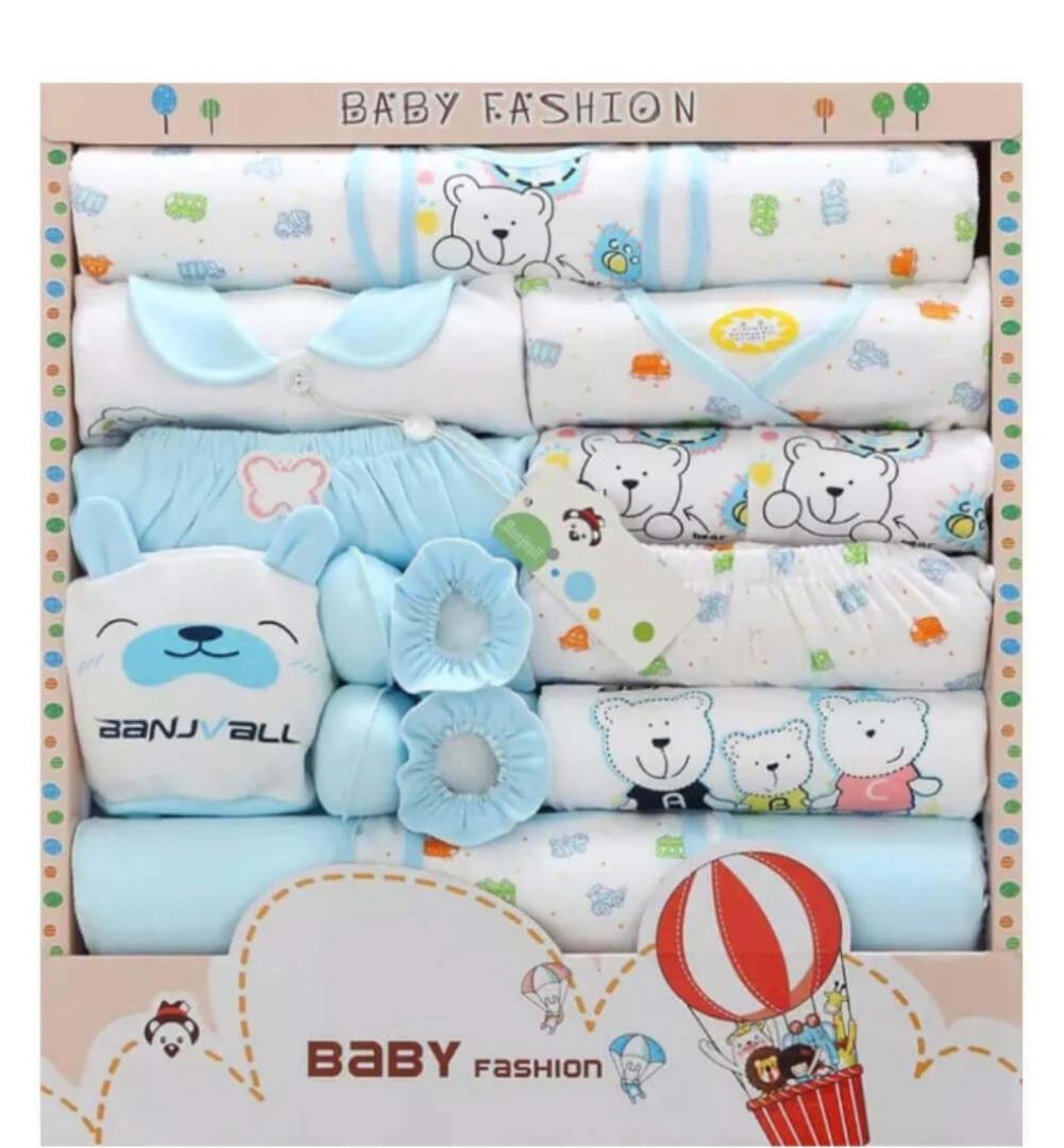 Newborns Little Surprise Box UNWRAP A HAPPY STORY baby-girls, boys 17 Pcs Baby Hamper Set