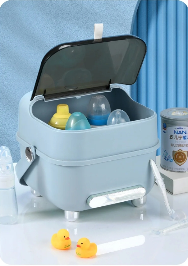 Baby Bottle Holder, Portable Large Capacity Toddler Bottles Storage Box with Lid Cover Anti-Dust Protection and Cutlery Storage Baby Bottle Drying Rack for Baby at Home Kitchen Travel