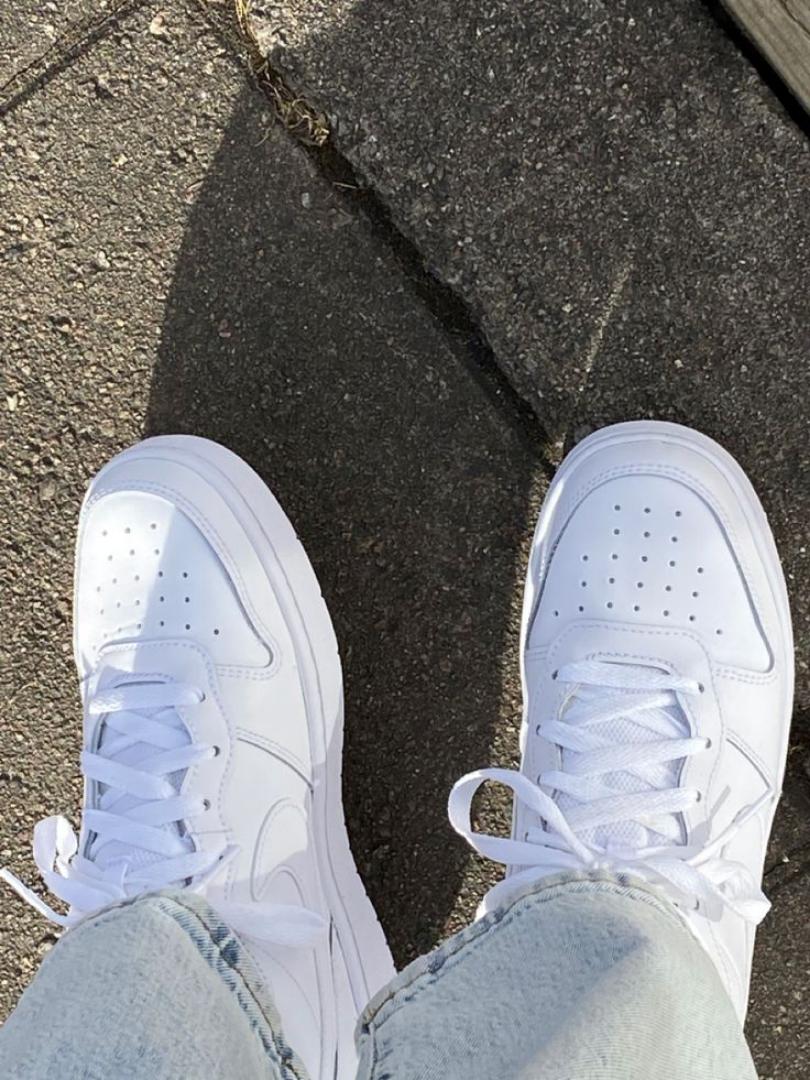 white Nike sneakers.Air force shoes. Gym shoes. sports shoes. men sneakers. women sneakers. sneakers. running shoes.white sneakers.