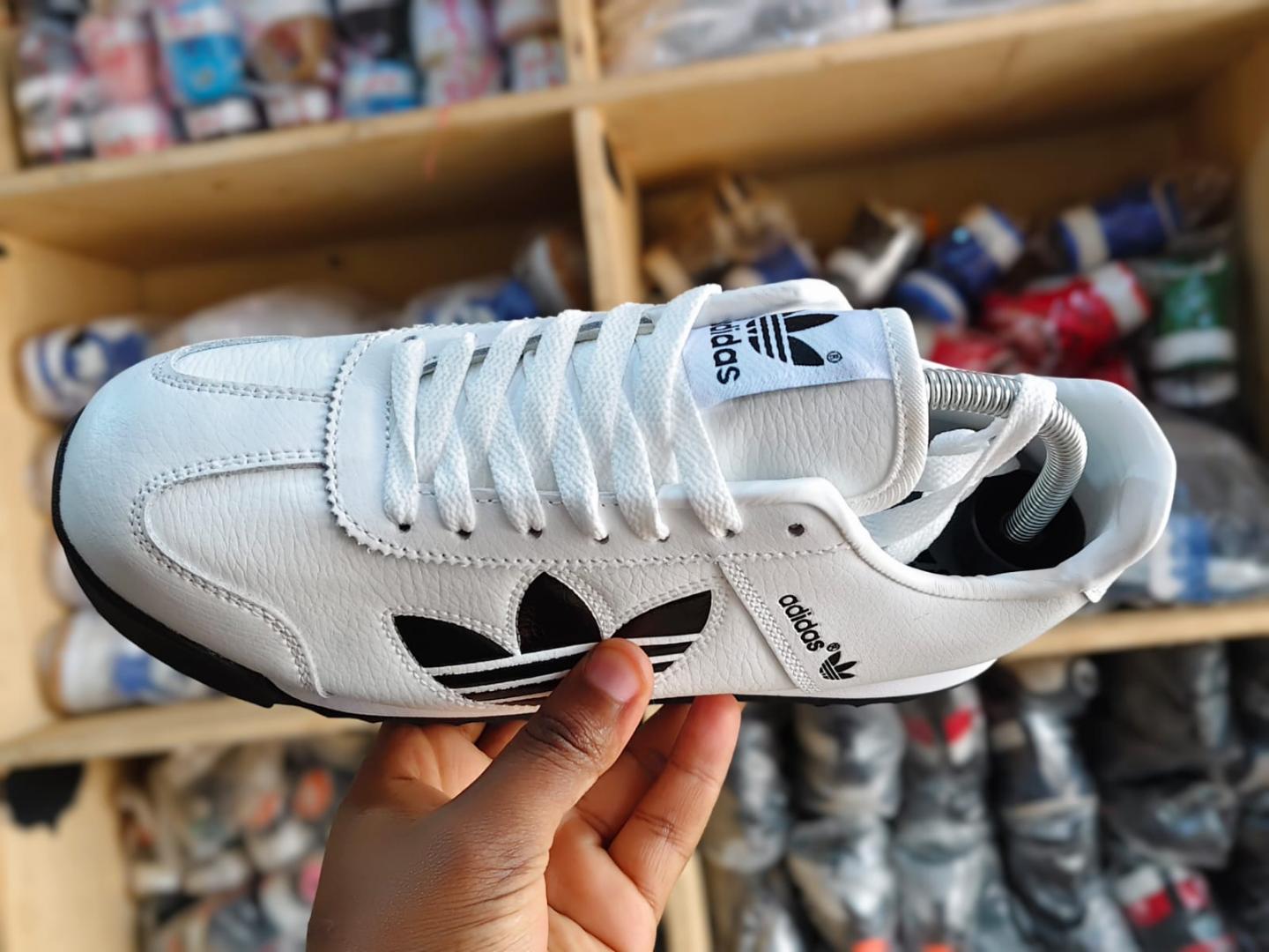 Dripsteps Men’s Classic Adidas-Inspired Sports Sneakers –Dripsteps Lightweight Casual Trainers with Retro Trefoil Design, Comfortable Daily Wear Shoes