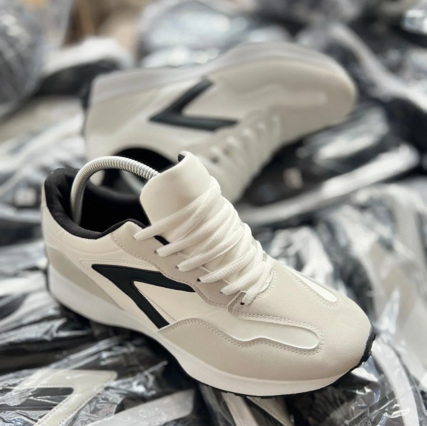 Men's High-tec Edge White/Black Shoes,. Sneakers