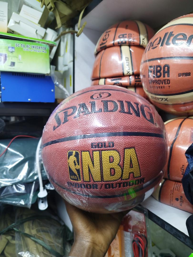 SPALDING ORIGINAL BASKETBALL SIZE 7 INDOOR/OUTDOOR //RECOMMENDED