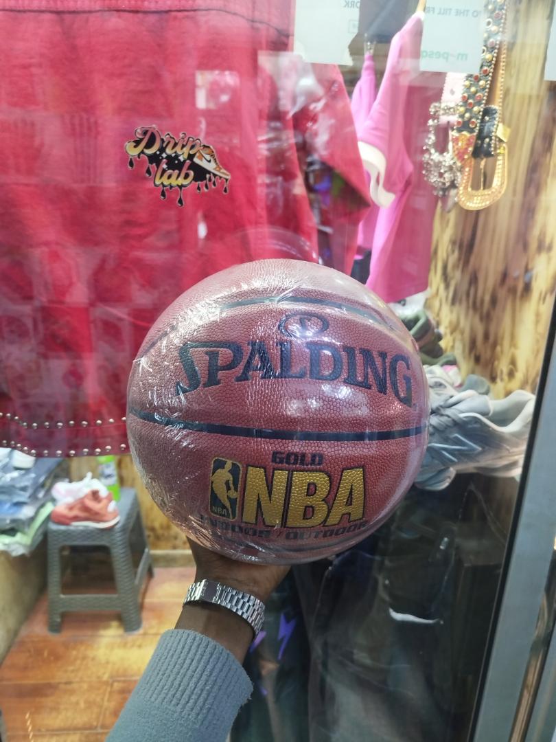 SPALDING ORIGINAL BASKETBALL SIZE 7 INDOOR/OUTDOOR //RECOMMENDED