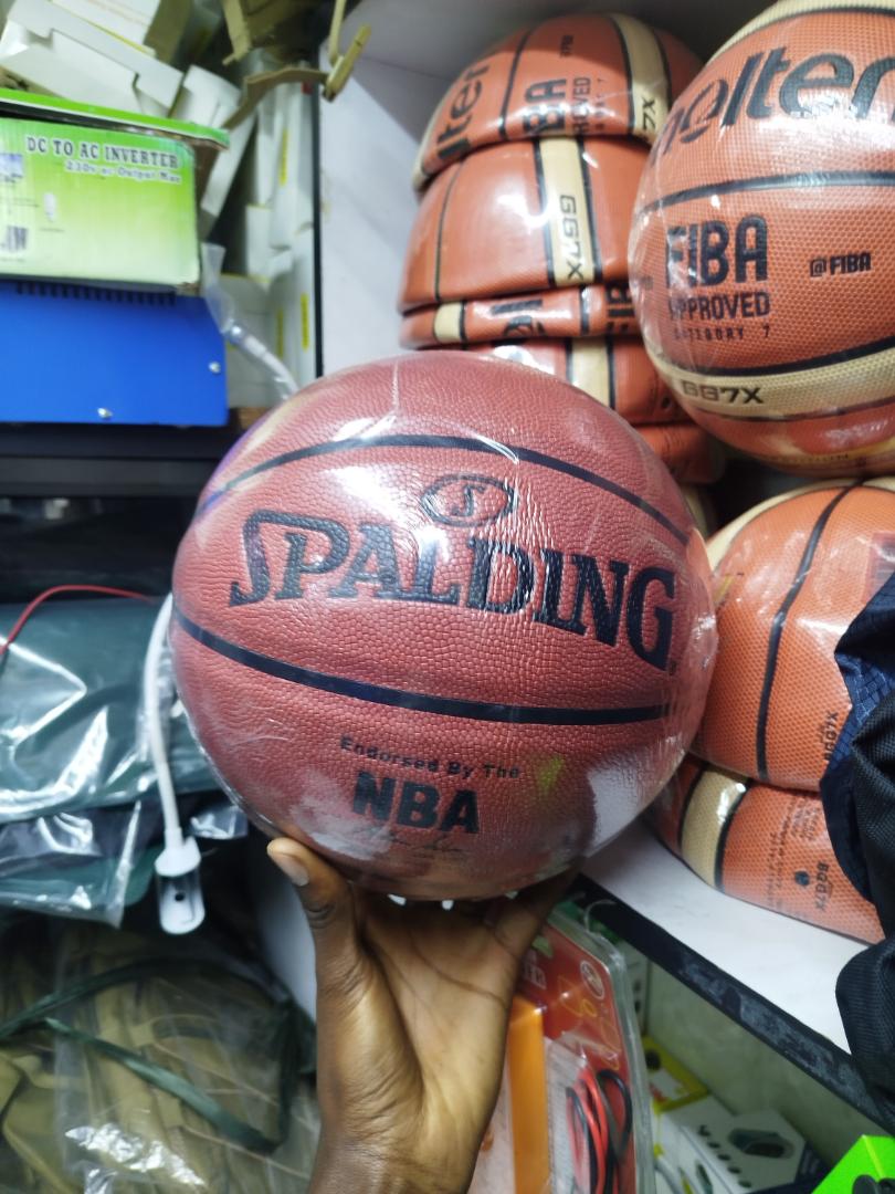 SPALDING ORIGINAL BASKETBALL SIZE 7 INDOOR/OUTDOOR //RECOMMENDED