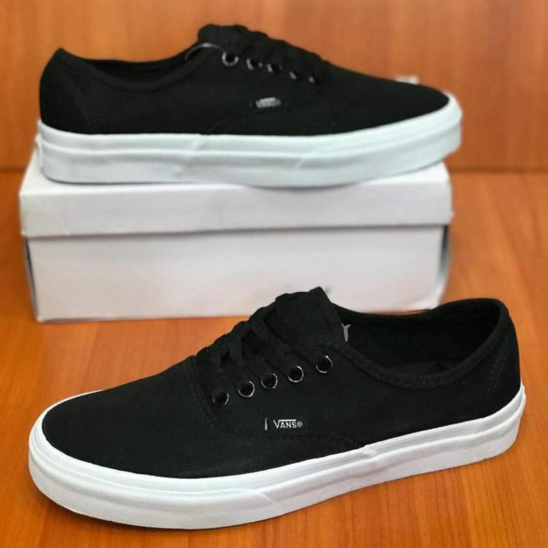 vans black ,white sole
