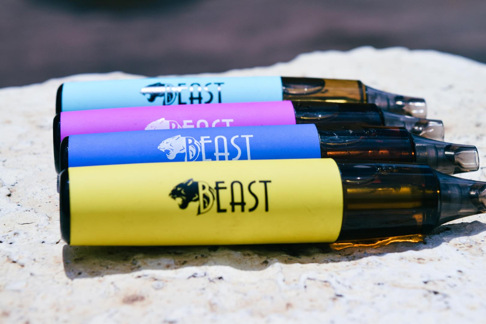 NEW ARRIVALS 2000PUFFS VAPE PEN REFILLABLE AND RECHARGE