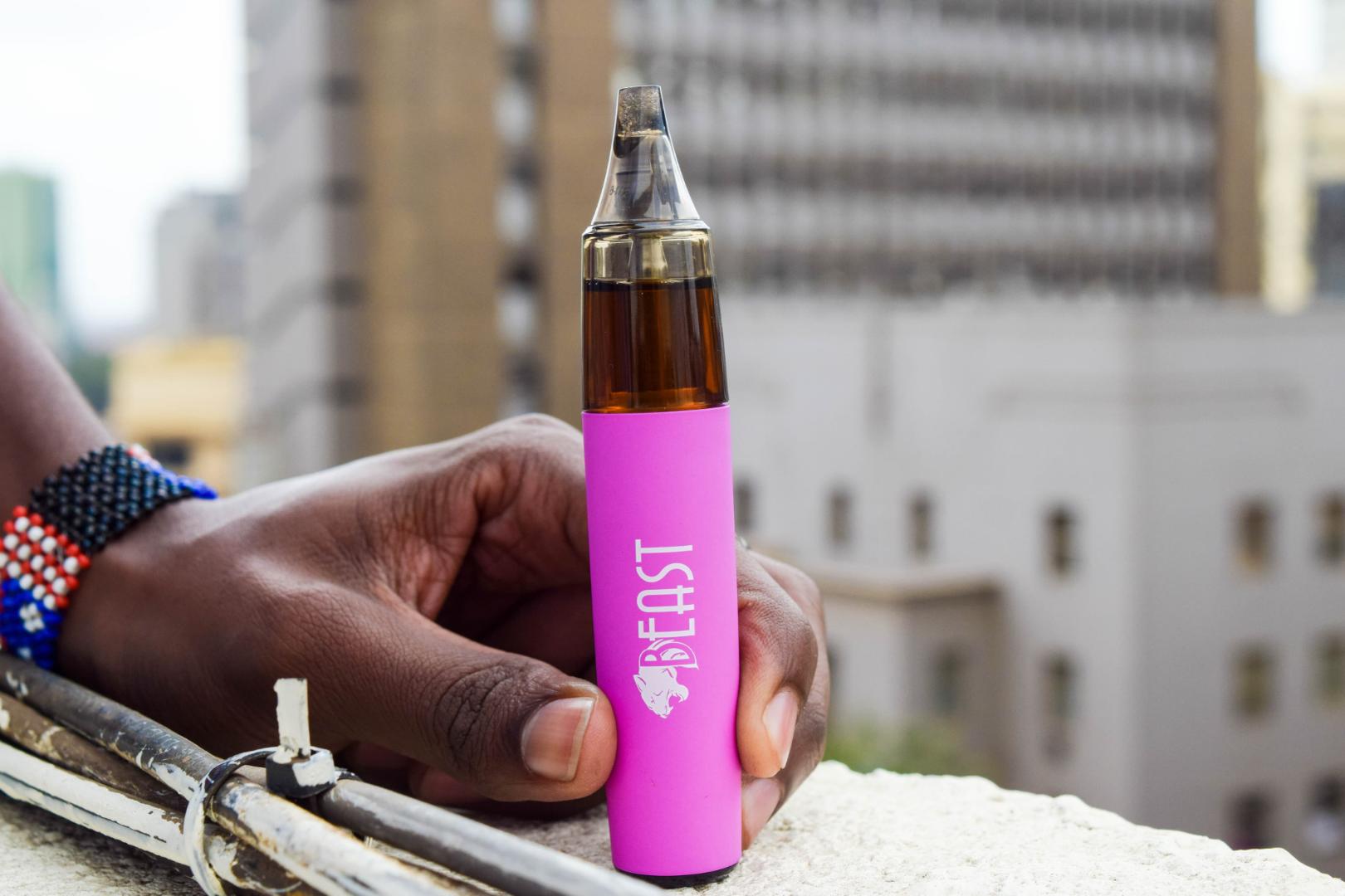 NEW ARRIVALS 2000PUFFS VAPE PEN REFILLABLE AND RECHARGE
