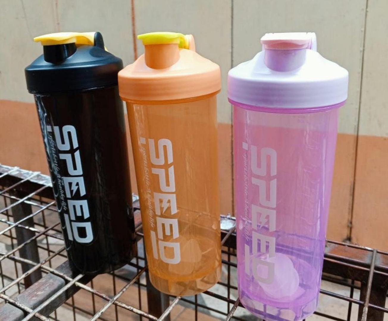 Travel water bottle 600ml leakproof shaker