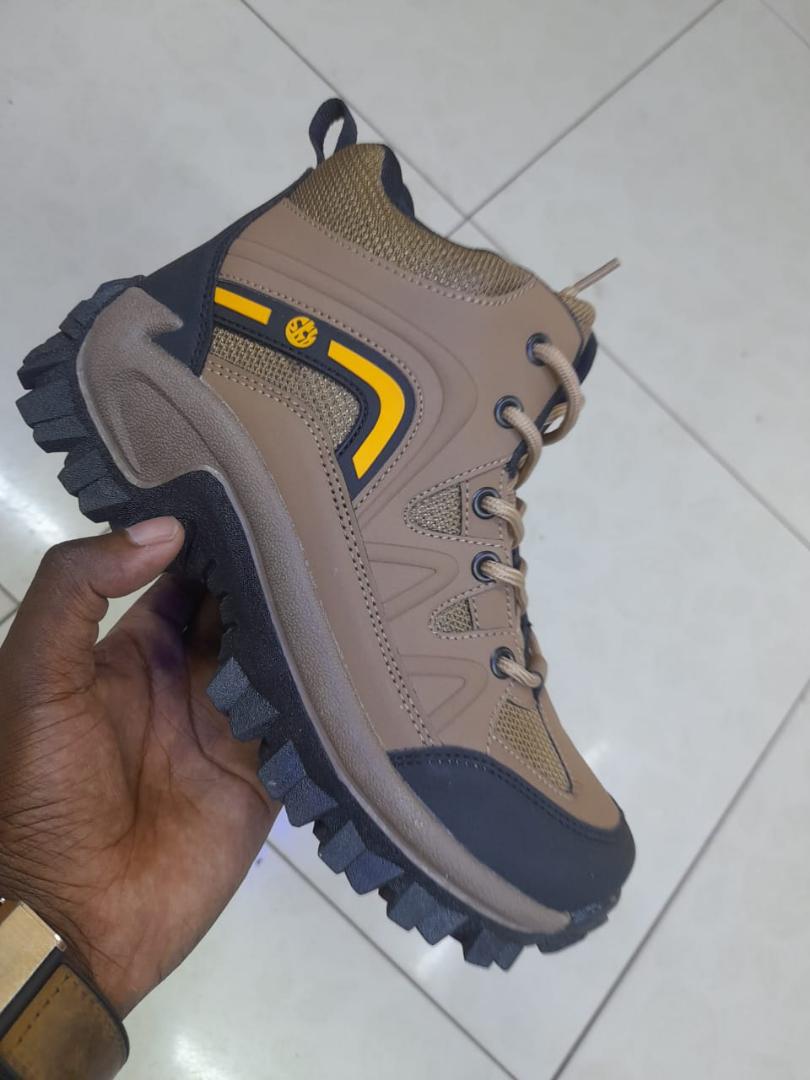 SkyView hiking boots, waterproof outdoor trekking shoes,size 36 hiking boots