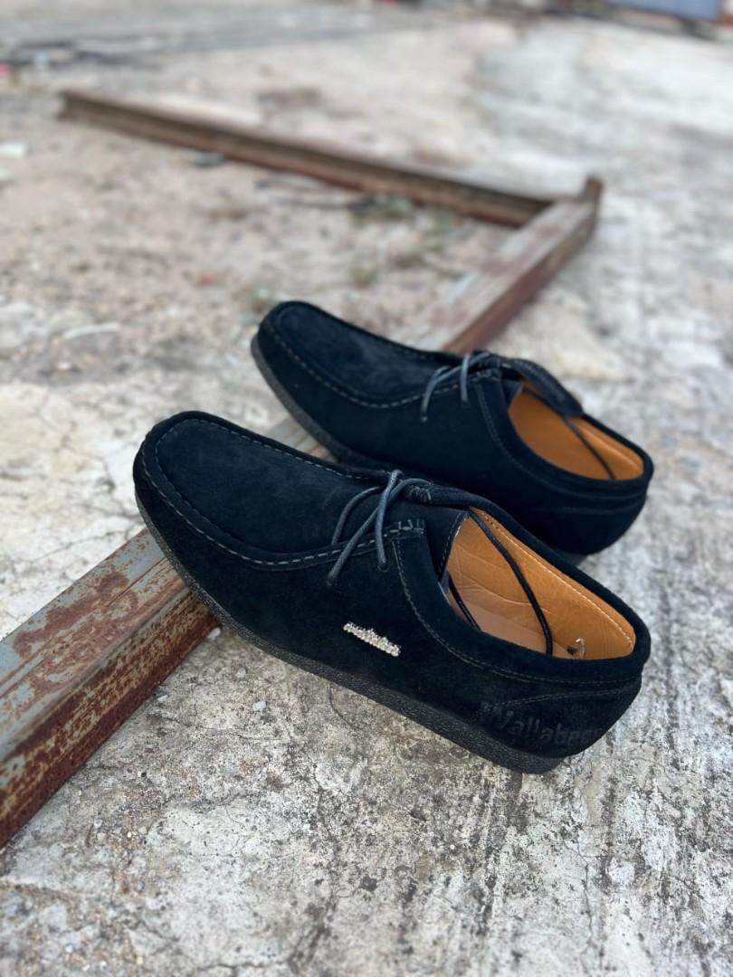 Clarks Wallabee Shoes – Timeless Comfort and Style"Description:Iconic Design: Features a classic moccasin-inspired silhouette for a unique, timeless look.Premium Material: Made from high-quality suede