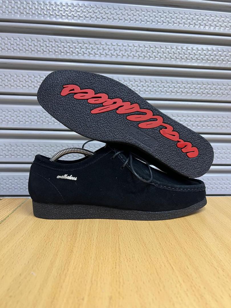 Clarks Wallabee Shoes – Timeless Comfort and Style"Description:Iconic Design: Features a classic moccasin-inspired silhouette for a unique, timeless look.Premium Material.