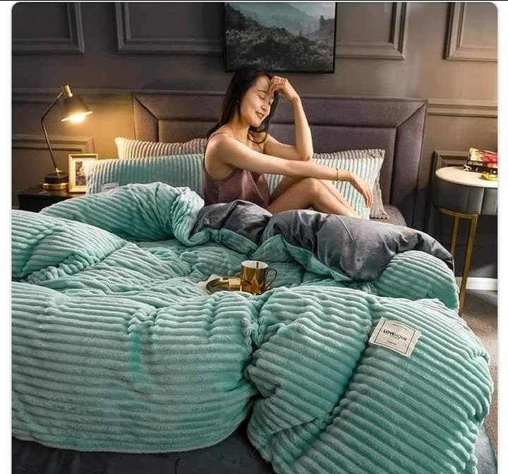 Your Ultimate High quality 4pcs of 6*7 TC Velvet duvet Set Comes as 1pc of duvet Comforter, 1pc of Bedsheet and 2pcs of Pillow Cases Bedding Set
