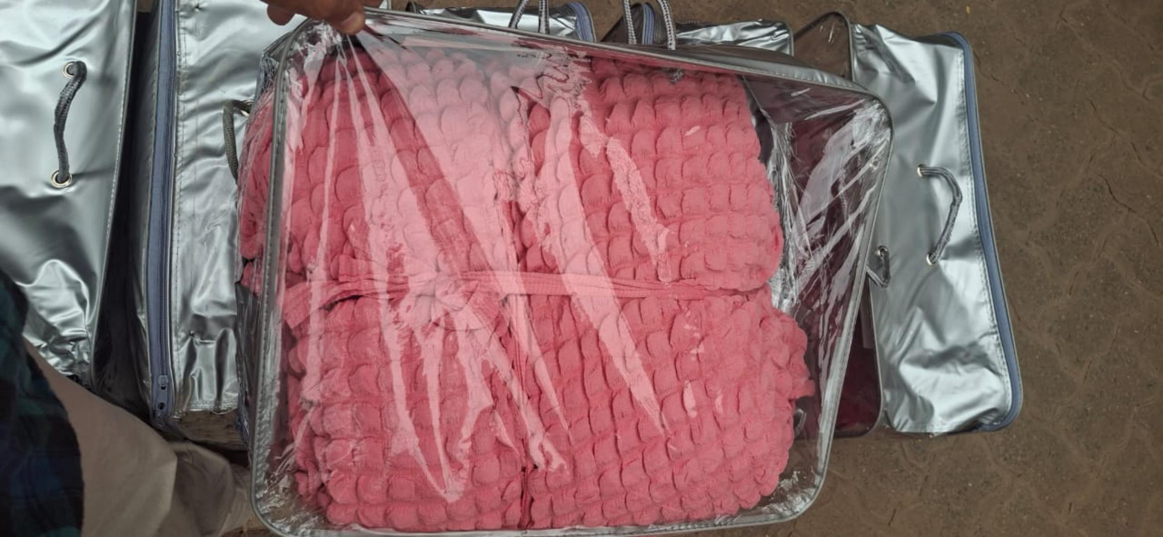 BUBBLES LOOSE/ SEAT COVERS. SOFA COVERS

*7 seater(3:2:1:1)*
5 seater(3.2)
5 seater(3.1.1)
*3 seater*
*2 seater*
*1 seater*