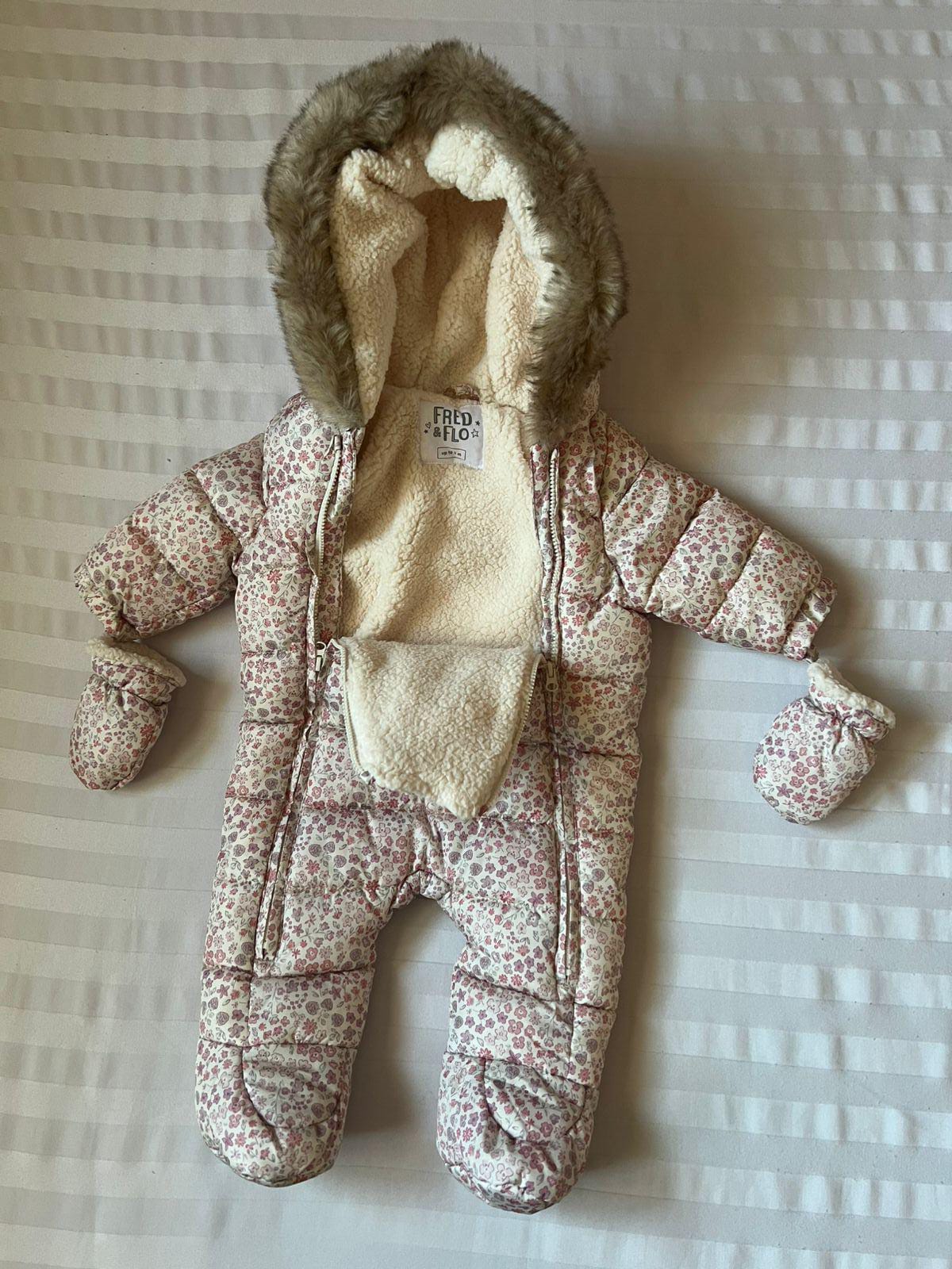 Thrift Kids Heavy Rompers With Hoods. Age: 0-3 Months & 3-6 Months
