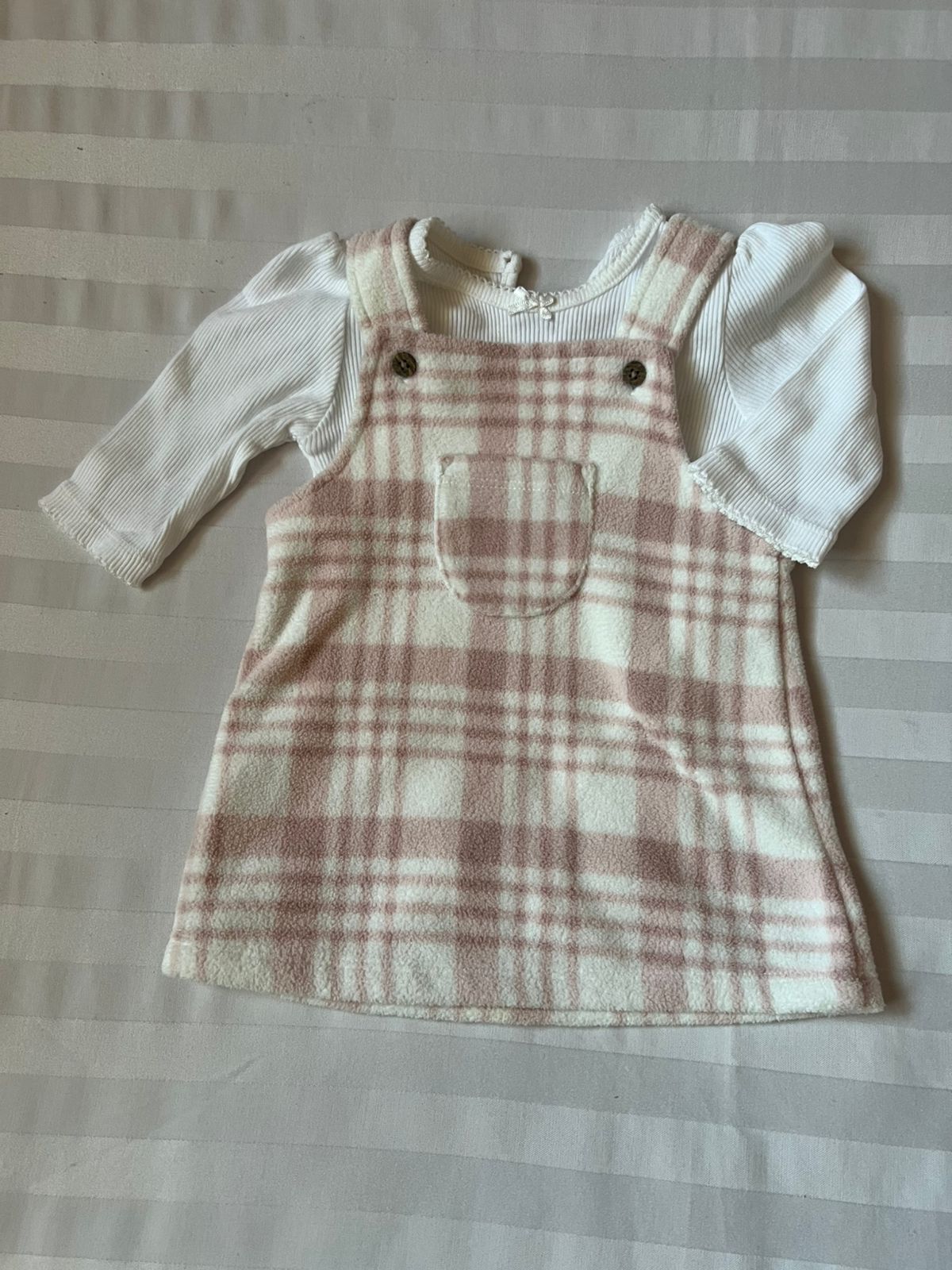 Thrift Baby Dresses. Age:0-12 Months.