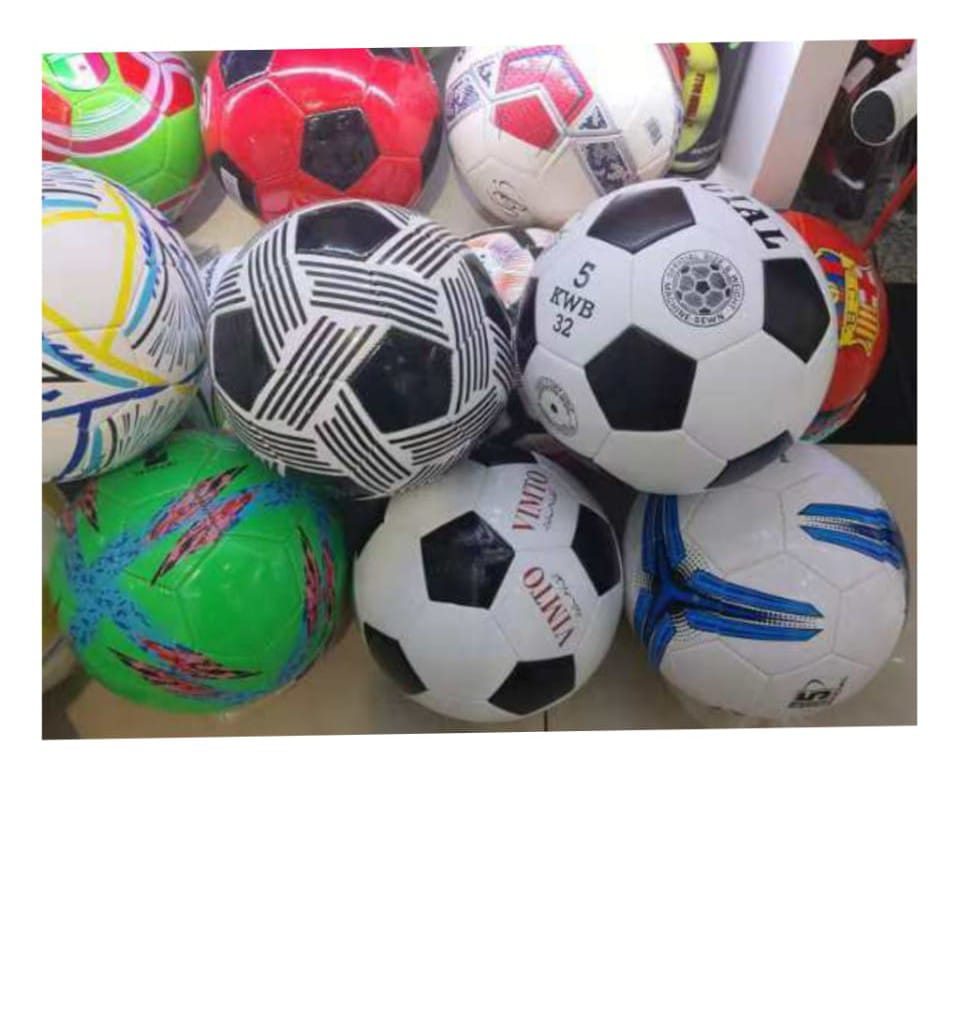 🤗🤗NUTURE SKILLS AND TALENT🔥🔥New PU Leather, Size 4 Lightweight Soccer Ball for Kids. The soccer ball is made of PU sewing process, more durable. The is not easy to come off, safe and waterproof, i