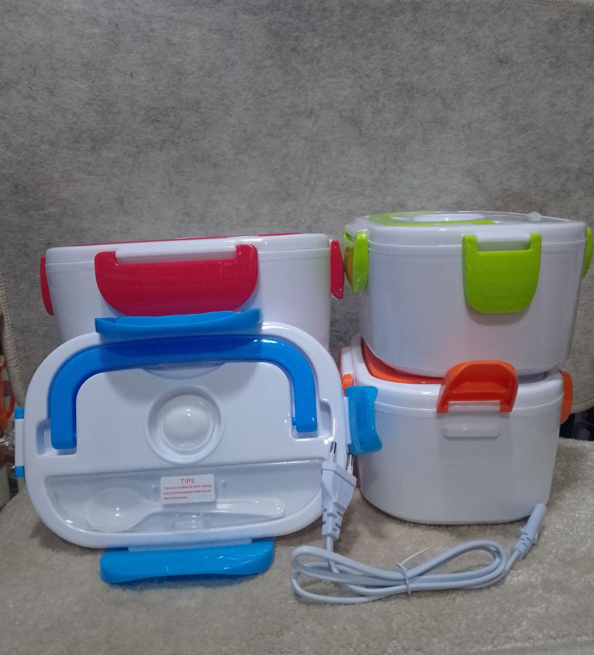 Electric Lunch Box – Hot, Fresh Meals Anytime, Anywhere! ⚡🍱

Enjoy warm, home-style meals wherever you are with this electric lunch box, designed to heat food evenly and quickly. Perfect for work, sc