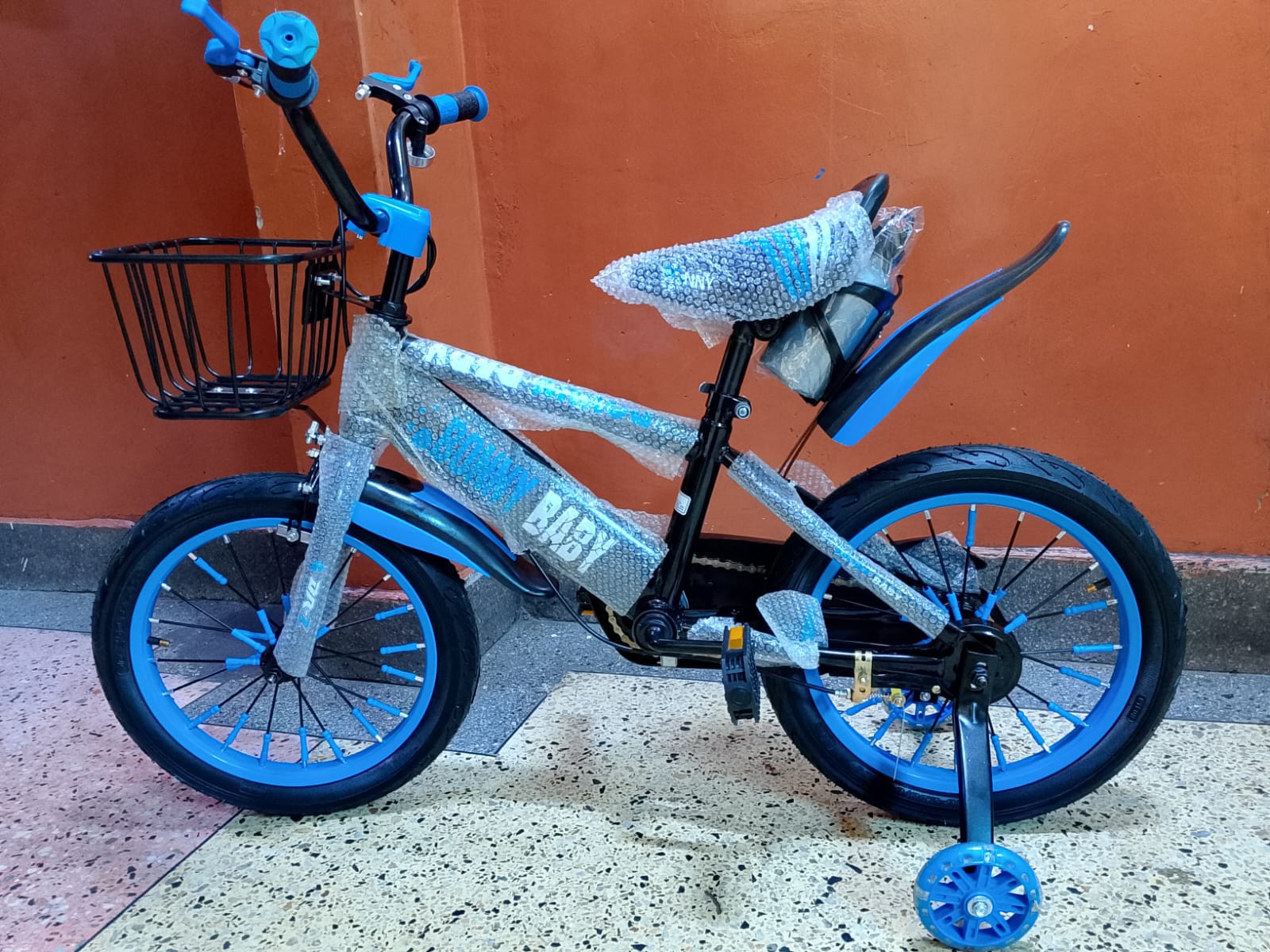 👶 Bonny Baby Bicycle – Size 16 👶

Give your little one the joy of riding with the Bonny Baby Bicycle, size 16. Designed for safety and fun, it features a sturdy frame, smooth-rolling wheels, and eas