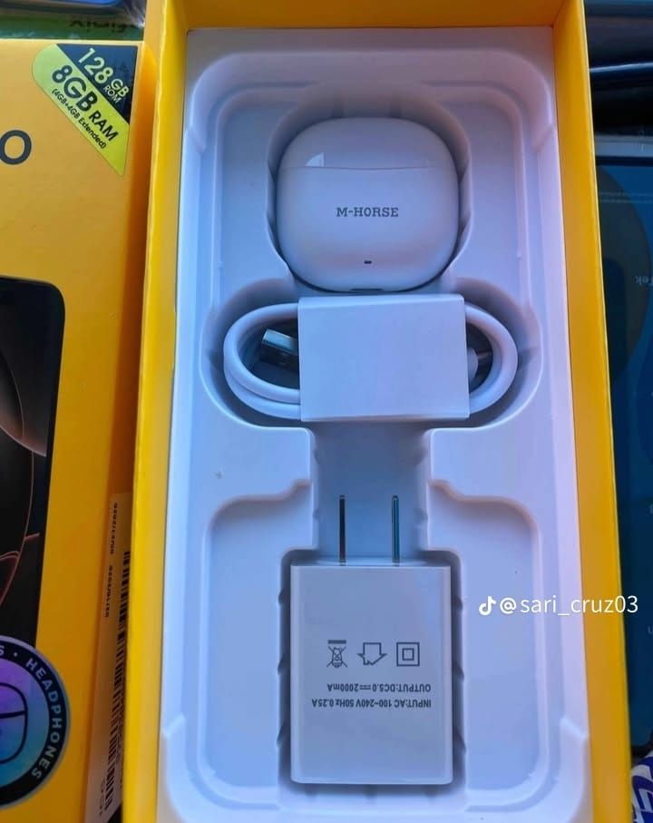 m horse m 16 Pro Max Android  smartphone 128gb Rom + 8gb Ram 6.6 inches IPS LCD screen display 5000mAh battery capacity OCTA-CORE Processor 13mp dual main camera+ 8mp selfie , with earpods