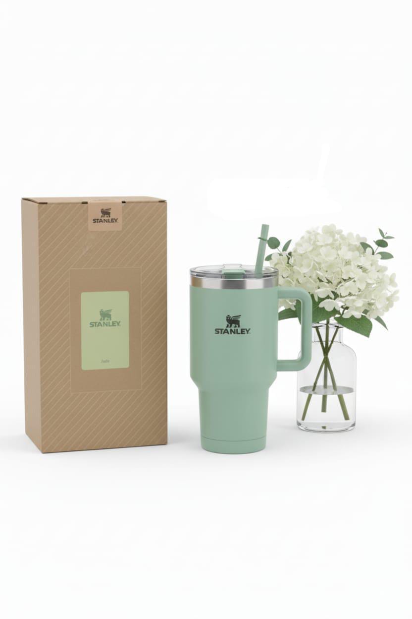 Original 1.2L Stanley Mug 🥤🔥❄️
Hydrate in style with the 1.2L Stanley Mug — built tough and designed to keep up with your day. Whether it’s hot coffee or ice-cold water, this mug delivers all-day te