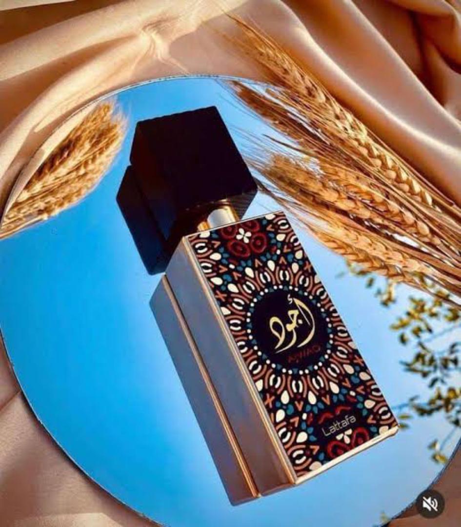 Lattafa- Ajwad Perfume. 100ML or 200ML (Body Spray). A Sweet - Vanilla - Rose Scent for Women / Ladies.  Lasts 8hrs on skin, 12hrs+ on clothes. Feminine fragrance. Gift Worthy. # Black Friday Sale
