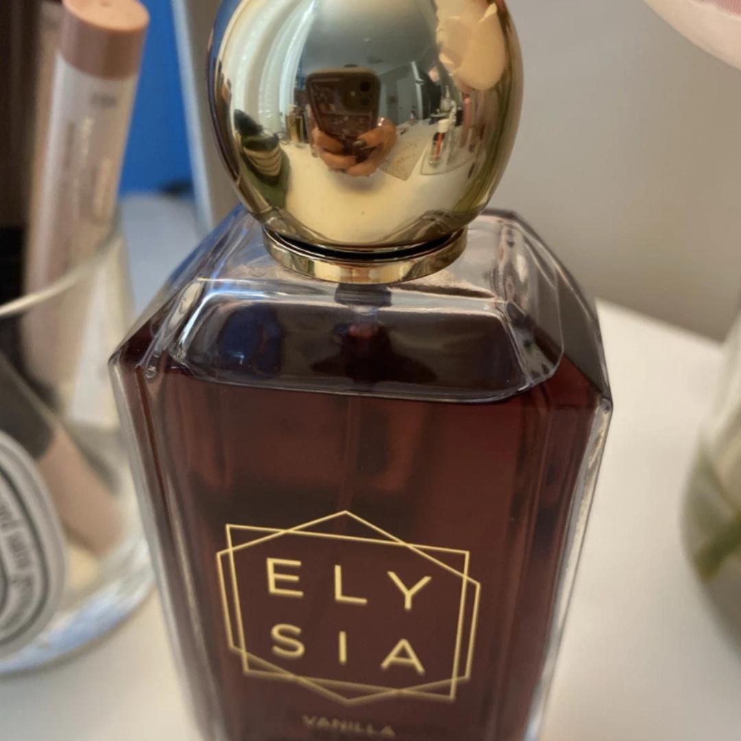 Elysia Vanilla - Fragrance World Perfume. Gourmand/Sweet Vanilla Scent  for Women/Ladies. 100ML EDP. Long - Lasting, 7HRS on Skin, 12 on clothes. Cool/Cold Season. Night/Evening wear. #Christmas Sffer