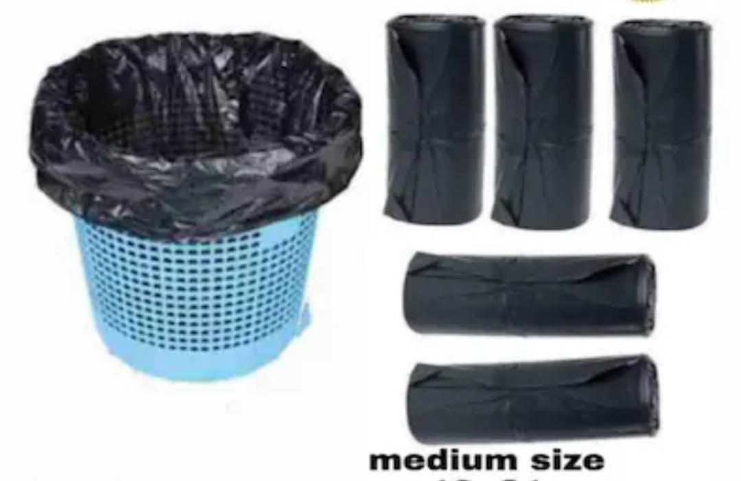 Trash bags . ✳️100pcs per set ✳️Size: 45*60cm ✳️Multipurpose use in kitchen, Bathroom etc only BLACK available